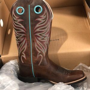 Leather women size 8 Cowboy Boots.